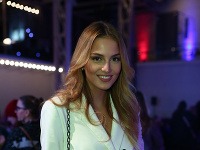 Módne prehliadky si nenechala ujsť Miss Slovensko 2016 Kristína Činčurová.