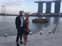 Dominika Cibulková s manželom Michalom v Singapure zažiarila v sexi šatách.