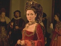 Anna Friel ako grófka v Jakubiskovom filme Bathory. 