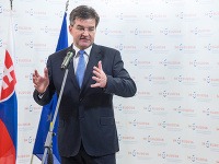 Miroslav Lajčák počas brífingu po skončení poslaneckého prieskumu Miroslav Lajčák počas brífingu po skončení poslaneckého prieskumu