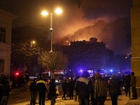 Univerzitu Pavla Jozefa Šafárika v Košiciach ďalej ničí požiar.