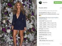 Speváčka Beyoncé má bohato zdobený vianočný stromček. Na instagrame sa pochválila fotkou, kde viac zaujala odhalenými nohami a hlbokým výstrihom. 