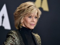 Jane Fonda nosieva takýto účes. 