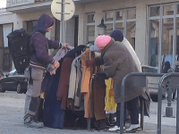 Vešiak pomoci v Bratislave Vešiak pomoci v Bratislave