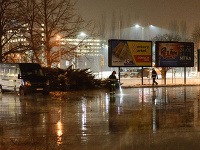 Cestu v Nitre zaplavila voda z prasknutého potrubia. Cestu v Nitre zaplavila voda z prasknutého potrubia.
