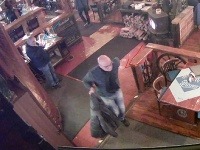 Polícia pátra po neznámych osobách Polícia pátra po neznámych osobách