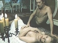 Zdena Studenková vo filme Dedičstvo ukázala prvý raz pred kamerami svoje úplne nahé prsia.