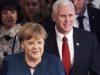 Angela Merkelová a Mike Pence na bezpečnostnej konferencii v Mníchove