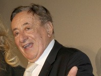 Richard Lugner si tento ročník Opernballu príliš neužil. Richard Lugner si tento ročník Opernballu príliš neužil.