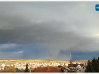 Bavorskou obcou Kürnach neďaleko Würzburgu sa dnes prehnalo tornádo. Bavorskou obcou Kürnach neďaleko Würzburgu sa dnes prehnalo tornádo.