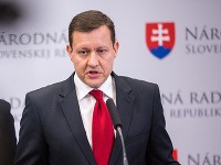 Daniel Lipšic chce uzavrieť dohodu o vine a treste. Daniel Lipšic chce uzavrieť dohodu o vine a treste.