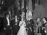 Táto fotografia pochádza z roku 1957, keď manželstvo Alžbety II. a Philipa nebolo až také ideálne, akoby sa na prvý pohľad zdalo.  