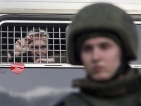 Počas demonštrácií v Rusku zadržali okolo 500 ľudí.