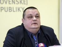 Na snímke hlavný hygienik Slovenskej republiky Ján Mikas Na snímke hlavný hygienik Slovenskej republiky Ján Mikas