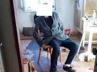 Seniorovi prišli plzeňskí mestskí policajti na pomoc Seniorovi prišli plzeňskí mestskí policajti na pomoc