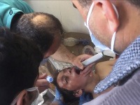 Okolo sto ľudí zahynulo a ďalšie desiatky osôb utrpeli zranenia pri útokoch, ku ktorým došlo v provincii Idlib.