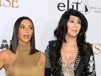 Kim Kardashian a Cher boli na premiére stredobodom pozornosti a zatenili aj hlavné hviezdy filmu The Promise. 