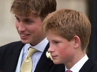 Princ William a Princ Harry dva roky po matkinej smrti.