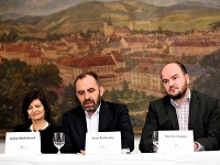 Členovia Progersívneho Slovenska - Ivan Štefunko (v strede) a Dubéci