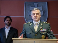 Prezident Policajného zboru generál Tibor Gašpar na tlačovej konferencii v budove MV SR.