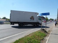 Na tejto križovatke v Dunajskej Lužnej došlo k zrážke. 