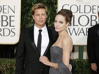 Angelina Jolie chce deti do výlučnej starostlivosti. Chce o ne pripraviť Brada Pitta.