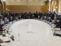Okrúhly stôl na summite lídrov skupiny G7
