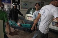 Zranených prevážali do nemocnice v Káthmandu.