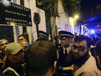 Dodávka narazila do moslimov odchádzajúcich z londýnskej mešity