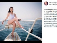 Speváčka Celeste Buckingham zverejnila fotografiu, na ktorej pózuje len v plavkách.