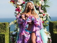 Beyoncé mesiac po pôrode ukázala svoje dvojičky.