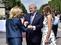 Emmanuel Macron, Brigitte Macronová s Donaldom Trumpom a Melaniou Trumpovou