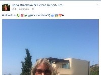 Česká rosnička Karla Mráčková sa pochválila fotkou z dovolenky na ostrove Kos a vystavila svoj nadupaný dekolt.