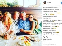 Boris Becker a jeho manželka Lilly si spoločne užívajú dovolenku, čím vyvrátili dohady o manželskej kríze. 