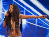 Takto vyzerala Chloe Khan v roku 2010, keď účinkovala v speváckej šou X Factor. 