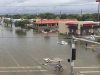 Ulice Houstonu po prívalových dažďoch a záplavách.