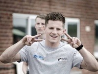 Michael naozaj nevyzerá ako jeho priateľka Michael naozaj nevyzerá ako jeho priateľka