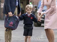 Štvorročný britský princ George išiel dnes prvýkrát do školy.