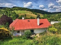Zdenka Predná predáva svoj malebný domček situovaný v mestskej časti Štefultov.