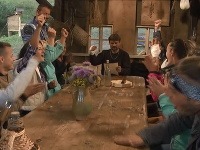 Farmári sa konečne odviazali. Farmári sa konečne odviazali.