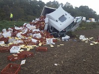 Pri smrteľnej zrážke s kamiónom vyhaslo sedem ľudských životov.