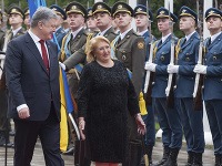 Ukrajinský prezident Petro Porošenko a maltská prezidentka Marie-Louise Coleiro Precová