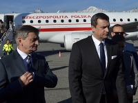 Predseda NR SR Andrej Danko a predseda Sejmu Poľskej republiky Marek Kuchcinski po prílete na medzinárodné letisko Poprad-Tatry pred zasadnutím predsedníctiev Národnej rady SR a Sejmu Poľskej republiky v Tatranskej Lomnici. Poprad Predseda NR SR Andrej Danko a predseda Sejmu Poľskej republiky Marek Kuchcinski po prílete na medzinárodné letisko Poprad-Tatry pred zasadnutím predsedníctiev Národnej rady SR a Sejmu Poľskej republiky v Tatranskej Lomnici. Poprad