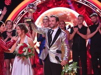 Šampiónmi šiestej série Let’s Dance sa stali herec Vlado Kobielsky a jeho tanečná partnerka Dominika Chrapeková.