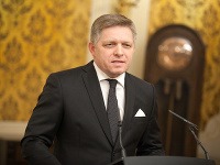 Predseda vlády SR Róbert Fico na tlačovej konferencii o výsledkoch volieb do VÚC. Predseda vlády SR Róbert Fico na tlačovej konferencii o výsledkoch volieb do VÚC.
