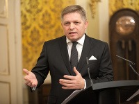 Predseda vlády SR Róbert Fico na tlačovej konferencii o výsledkoch volieb do VÚC. Predseda vlády SR Róbert Fico na tlačovej konferencii o výsledkoch volieb do VÚC.