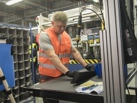 Fico v noci makal vo fabrike za pásom Fico v noci makal vo fabrike za pásom
