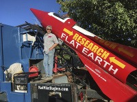 Mike Hughes a jeho raketa