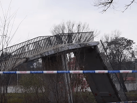 Katastrofa v Prahe: Do Vltavy sa zrútil most VIDEO Zasahovali všetky záchranné jednotky 