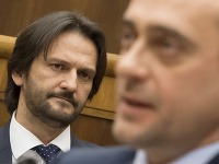 Robert Kaliňák a v popredí Jozef Rajtár. Robert Kaliňák a v popredí Jozef Rajtár.